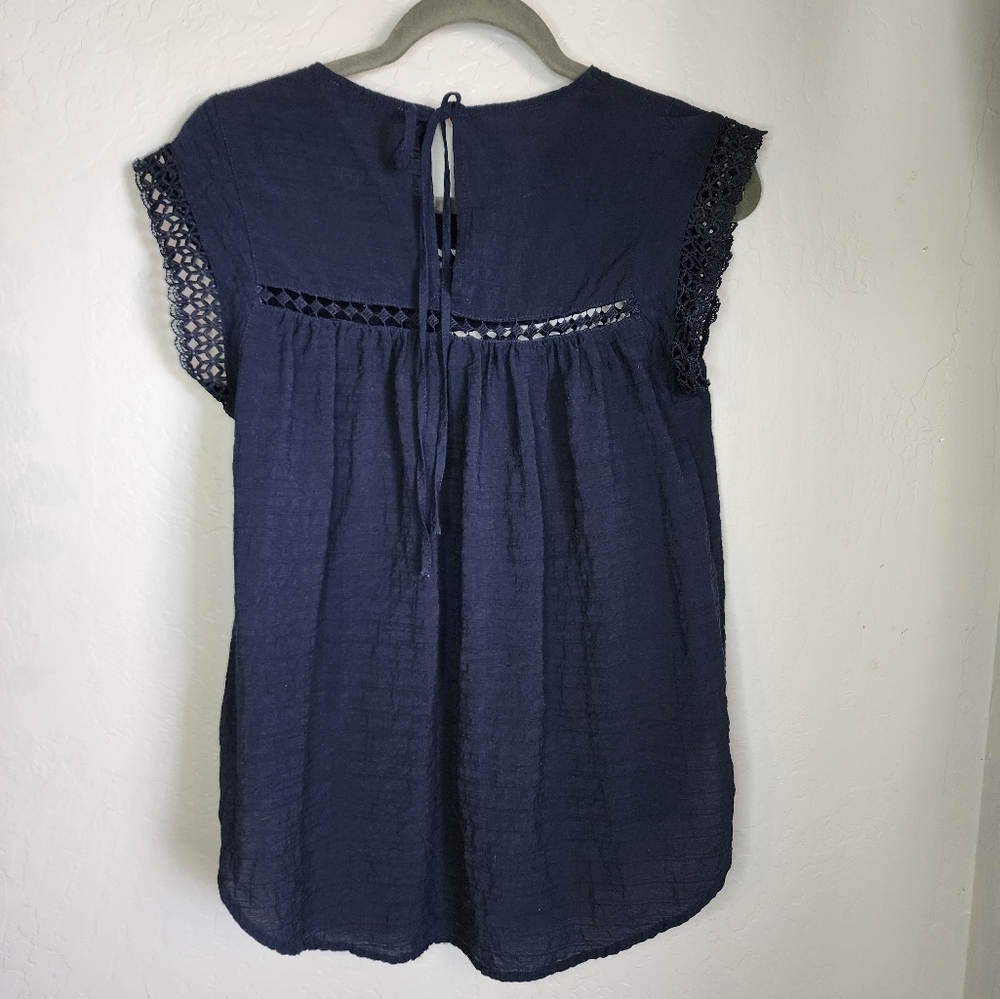 Ro & De Dark Blue Eyelet Lace‎ Blouse Size Small - Picture 4 of 6